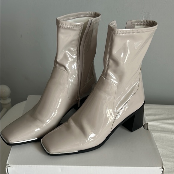 Aldo Shoes - Elegant Cream Ankle Boots